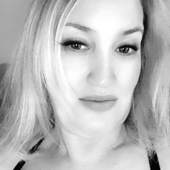 Meet your Posher, Barbie - Picture 1 of 1